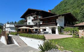 Pension Baranekhof - Just One Ski Bus Stop From Kitzsteinhorn Ski Resort
